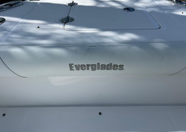 Everglades 273-CENTER-CONSOLE image