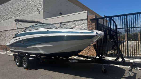 Crownline Eclipse E235 XS