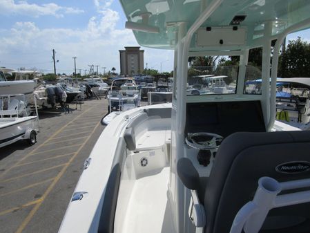 NauticStar 24L image