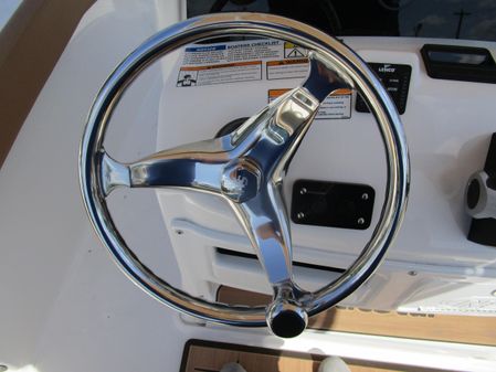 NauticStar 24L image