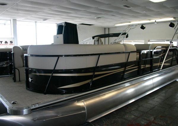 Bentley-pontoons 243-TRITOON- image