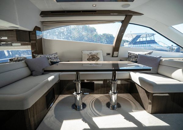 Galeon 550 Fly image