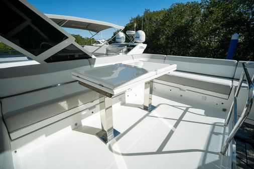 Galeon 550 Fly image