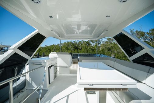 Galeon 550 Fly image