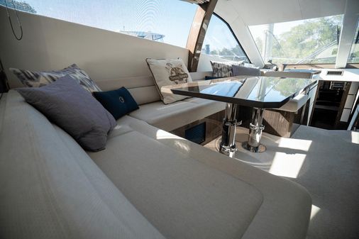 Galeon 550 Fly image