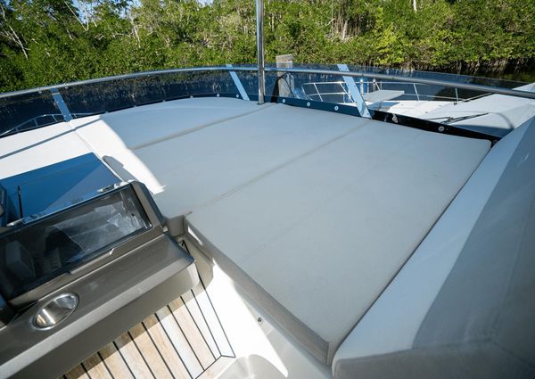 Galeon 550 Fly image