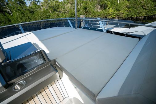 Galeon 550 Fly image