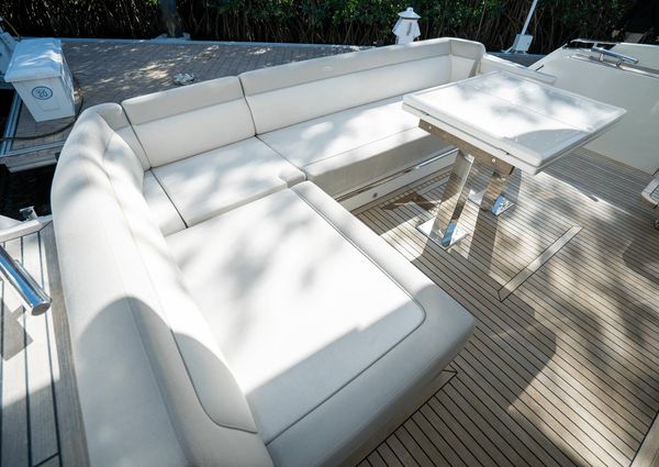 Galeon 550 Fly image