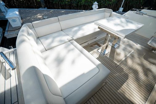 Galeon 550 Fly image