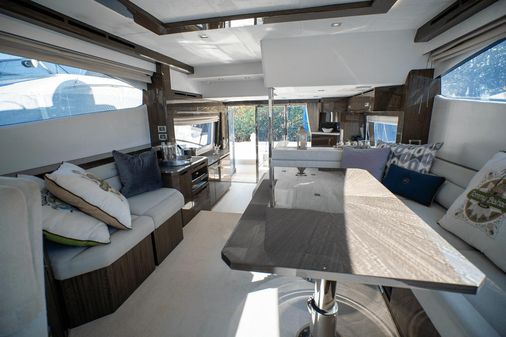 Galeon 550 Fly image