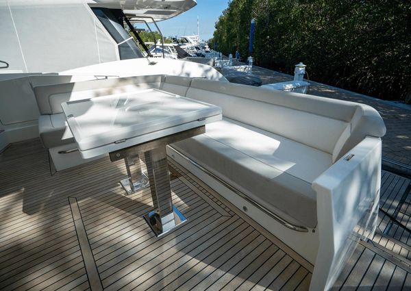 Galeon 550 Fly image