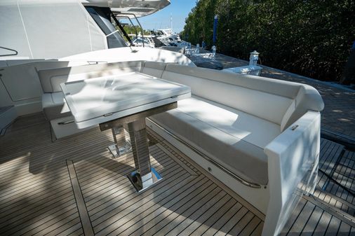 Galeon 550 Fly image