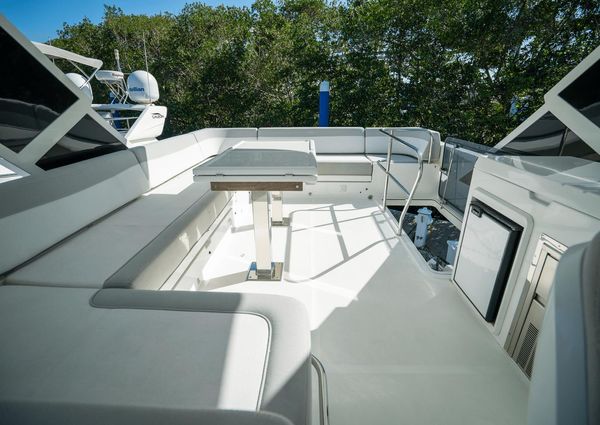 Galeon 550 Fly image