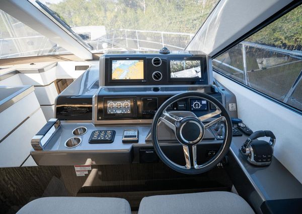 Galeon 550 Fly image