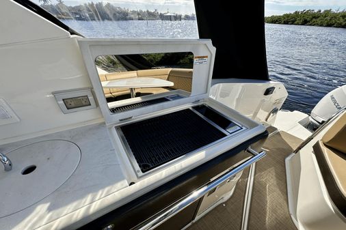 Sea Ray 320 Sundancer image