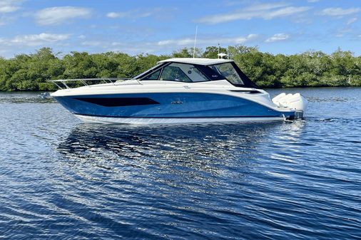 Sea Ray 320 Sundancer image