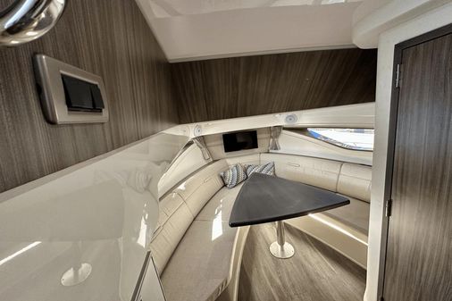 Sea Ray 320 Sundancer image