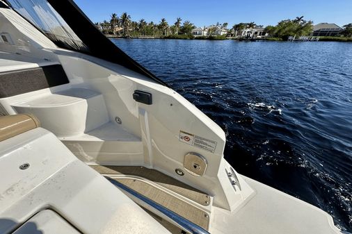 Sea Ray 320 Sundancer image