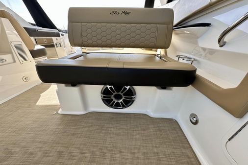 Sea Ray 320 Sundancer image