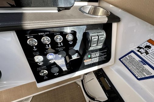 Sea Ray 320 Sundancer image