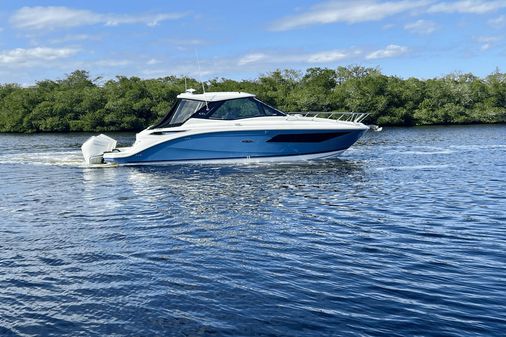 Sea Ray 320 Sundancer image