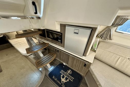 Sea Ray 320 Sundancer image