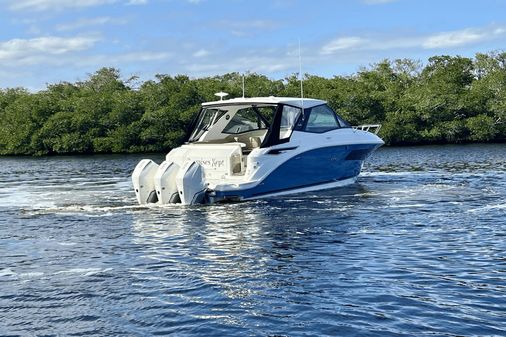 Sea Ray 320 Sundancer image