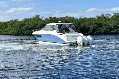 Sea Ray 320 Sundancer image