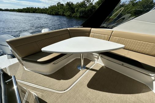 Sea Ray 320 Sundancer image