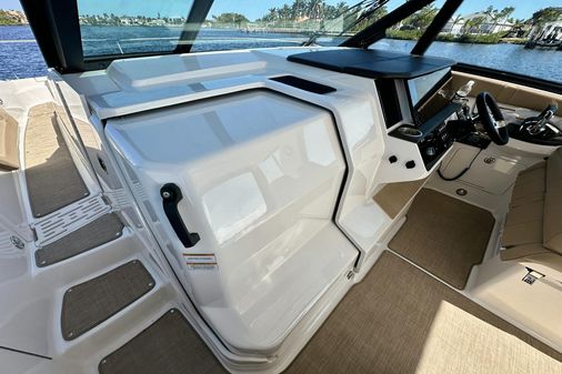 Sea Ray 320 Sundancer image