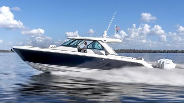 Tiara Yachts 48 LS 