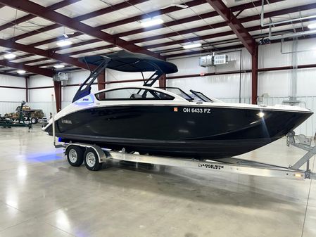 Yamaha Boats 275SE image