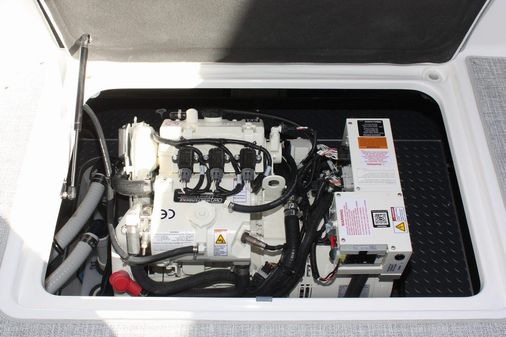 Formula 350 Sun Sport image