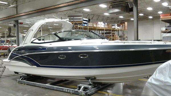 Formula 330 Crossover Bowrider