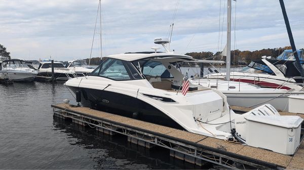 Sea Ray Sundancer 320 Outboard 