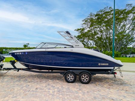 Yamaha-boats 252S image