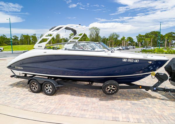 Yamaha-boats 252S image