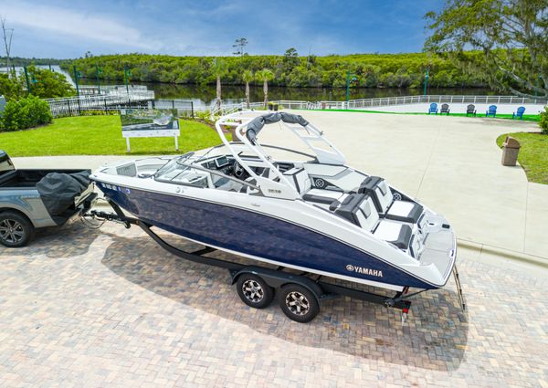 Yamaha-boats 252S image