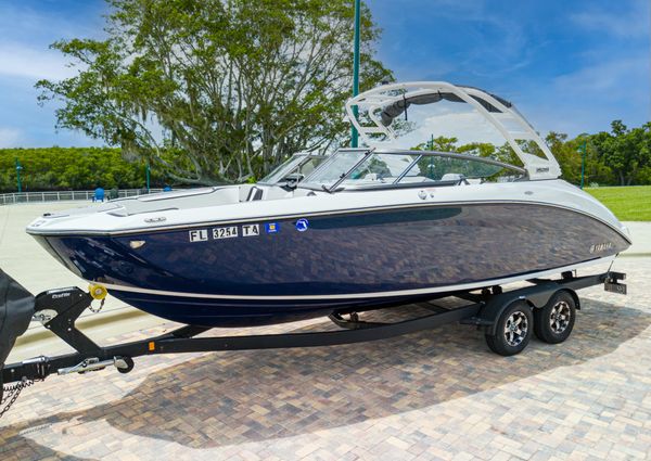 Yamaha-boats 252S image