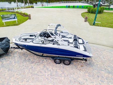 Yamaha-boats 252S image