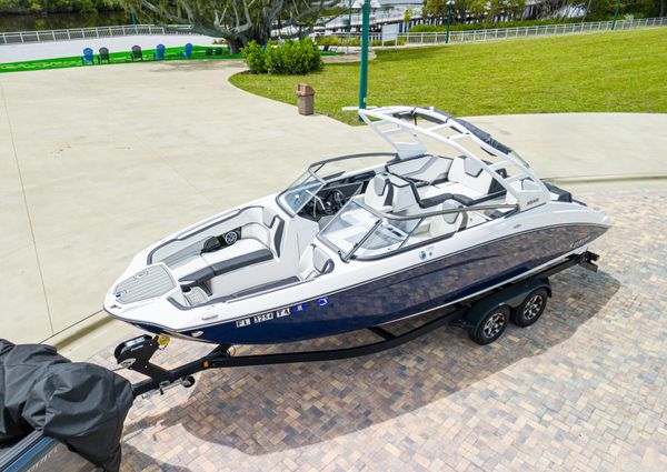 Yamaha-boats 252S image