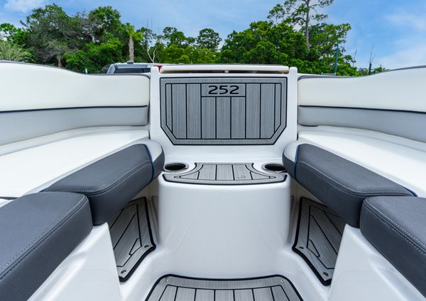 Yamaha-boats 252S image