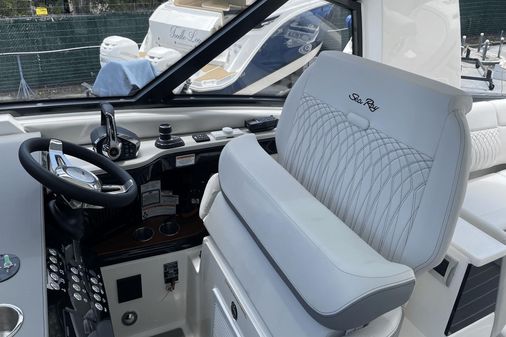 Sea Ray Sundancer 370 Outboard image