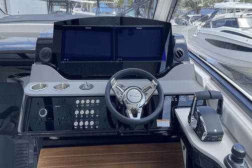 Sea Ray Sundancer 370 Outboard image