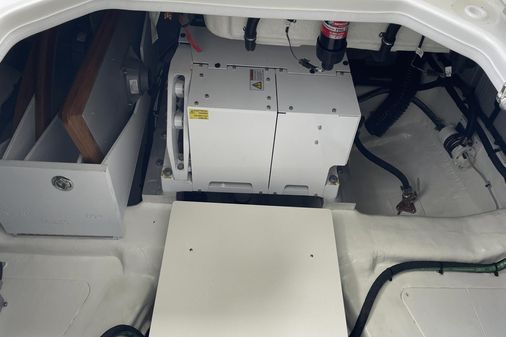 Sea Ray Sundancer 370 Outboard image