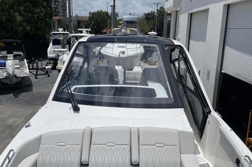 Sea Ray Sundancer 370 Outboard image