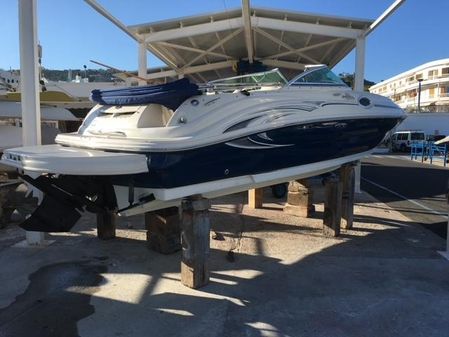 Sea Ray 240 Sundeck image