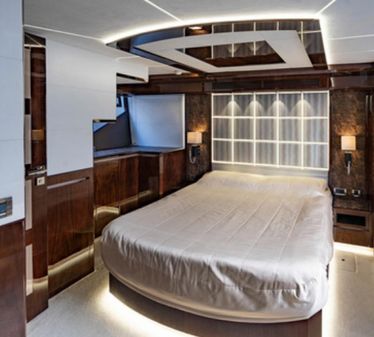 Galeon 640 Fly image