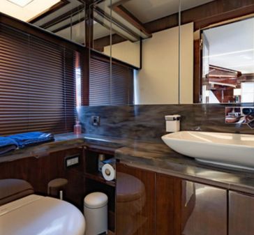 Galeon 640 Fly image