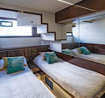 Galeon 640 Fly image
